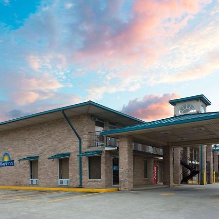 Days Inn By Wyndham Forest Ngoại thất bức ảnh