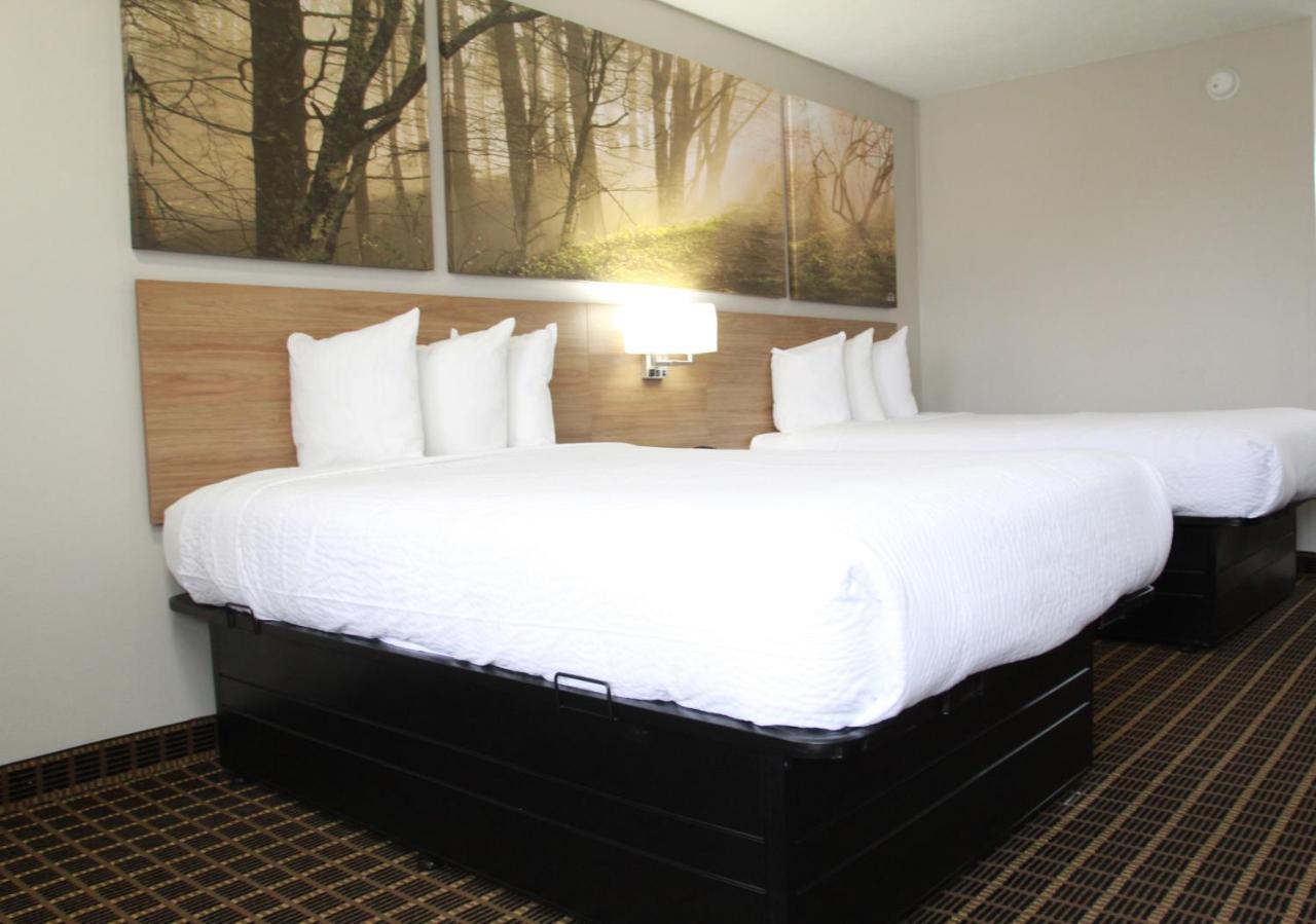 Days Inn By Wyndham Forest Ngoại thất bức ảnh