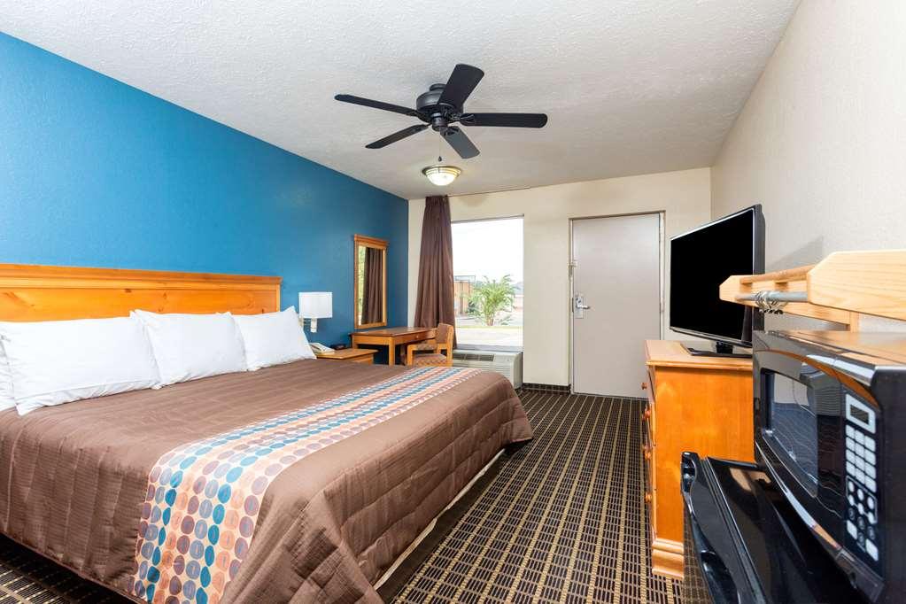 Days Inn By Wyndham Forest Phòng bức ảnh